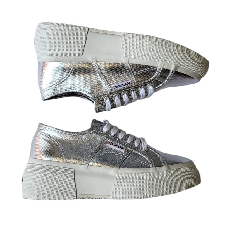 Tenis mujer Superga Plateado Plataforma blanca talla 40